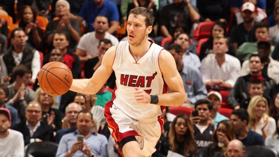 Goran Dragic Sedang Membawa Bola Copyright: Internet