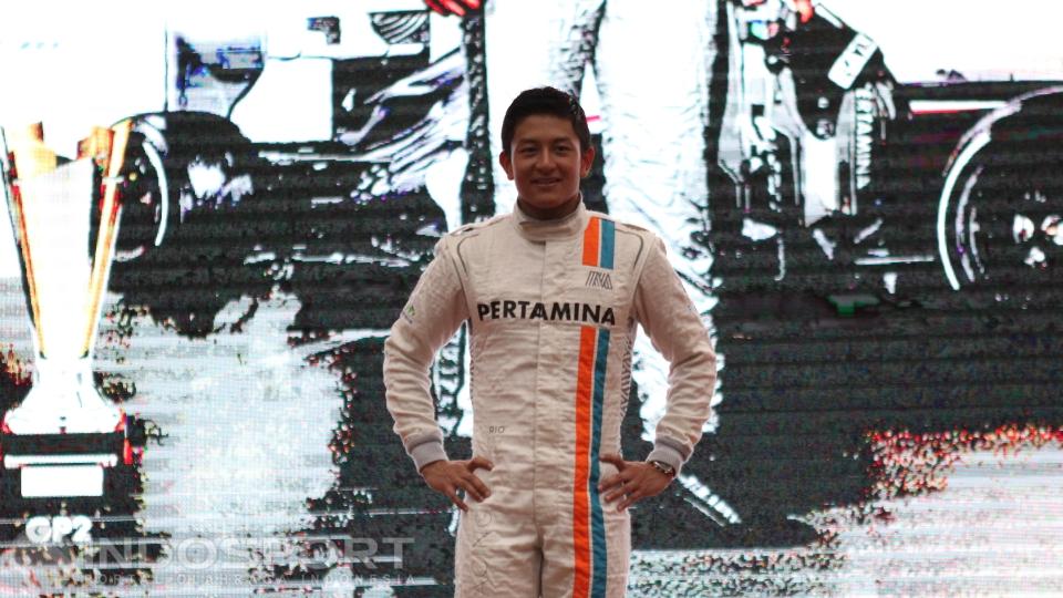Pebalap Manor Racing asal Indonesia, Rio Haryanto.