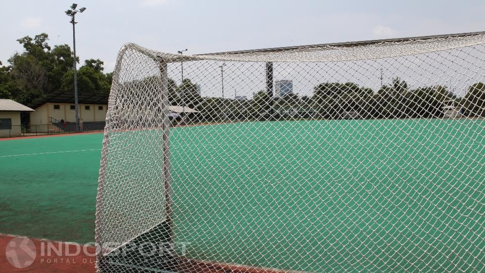 Kondisi lapangan di salah satu sudut yang mulai berlumut.