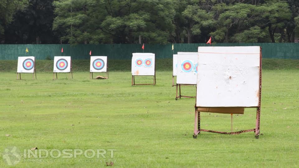 Lapangan Panahan Senayan sebelum direnovasi.