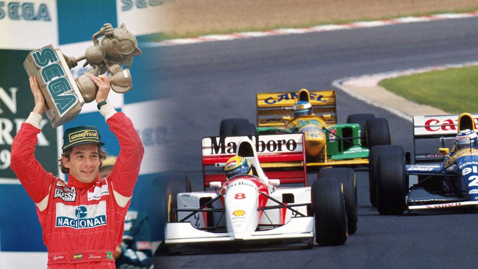 Ayrton Senna memagang tropi Sega dan selema balapan berjalan. Copyright: INTERNET