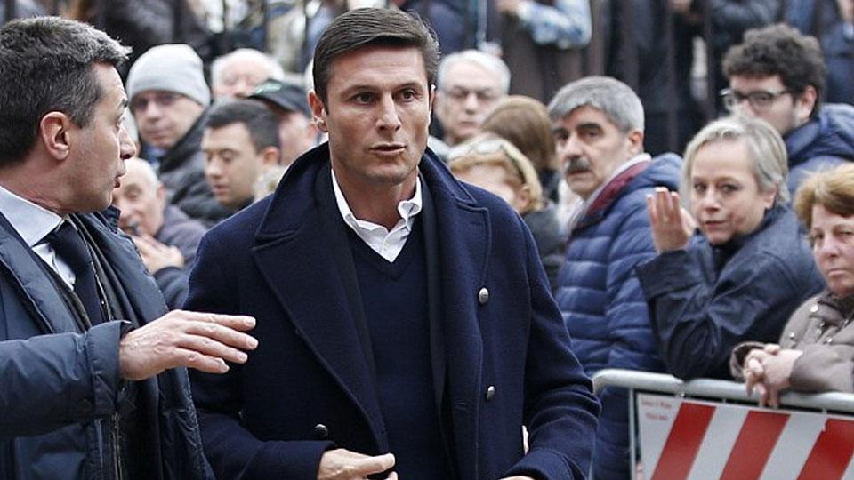 Javier Zanetti saat menghadiri pemakan Cesare Maldini. Copyright: INTERNET