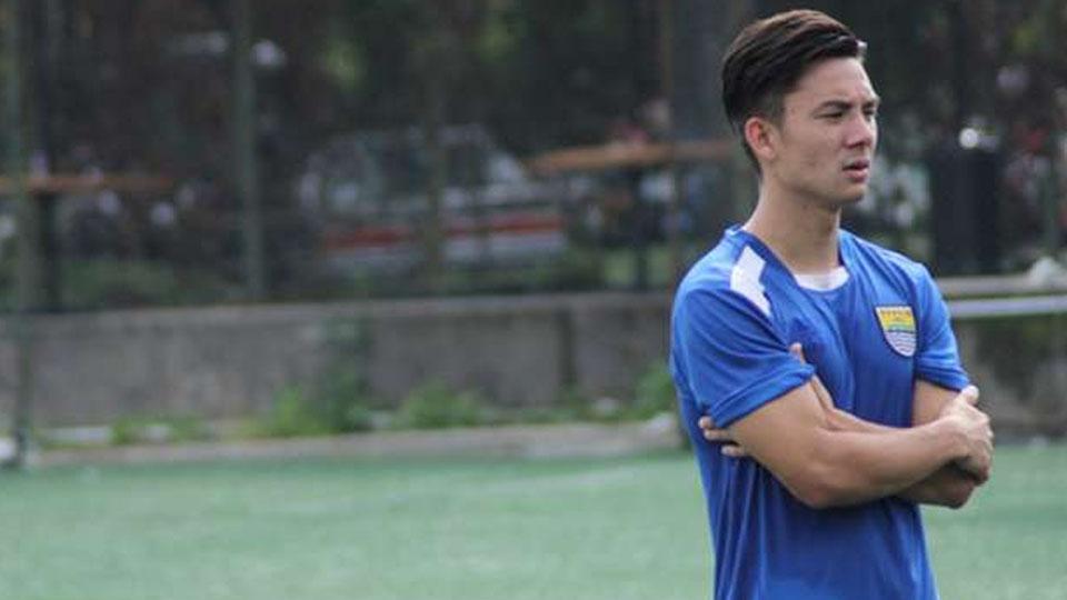 Kim Kurniawan belum bergabung dalam sesi latihan Persib Bandung. - INDOSPORT