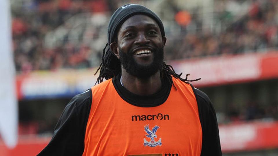 Penyerang Crystal Palace F.C. Emmanuel Adebayor dalam sesi latihan sebelum melawan mantan klubnya, Arsenal. Copyright: INTERNET