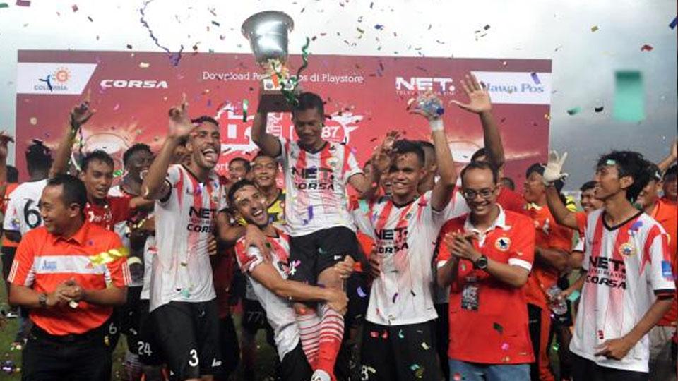 Persija Jakarta Angkat Tropi Trofeo Persija 2016 Copyright: Internet