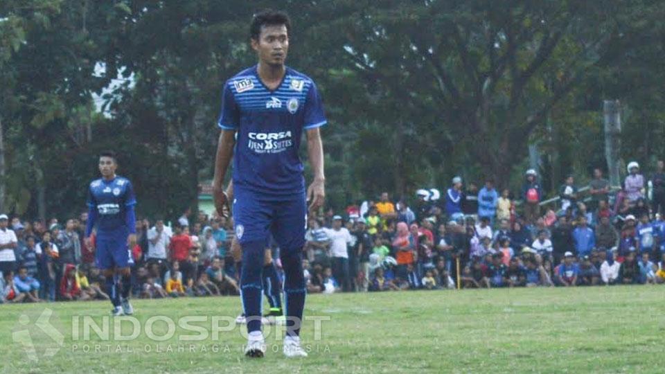 Pemain Arema Cronus tampil sepenuh hati hadapi Persekam Metro FC dalam laga uji coba.