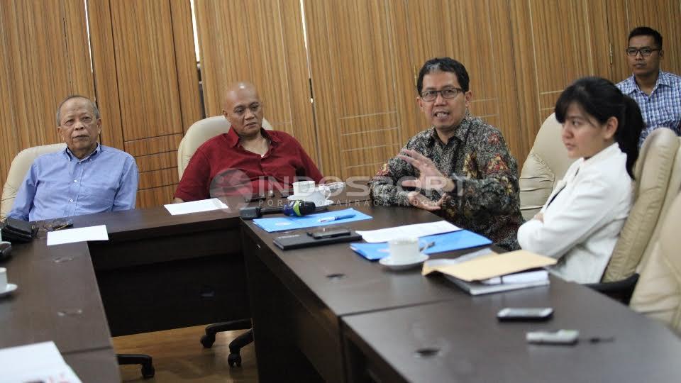 ki-ka: Ketua BOPI M Noor Aman, Sekjen BOPI Heru Nugroho, Direktur PT GTS Joko Driyono.
