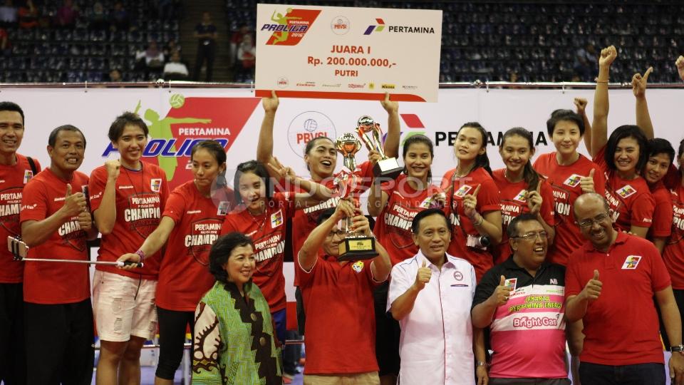 Juara Proliga putri 2016, Tim Electric PLN Jakarta.