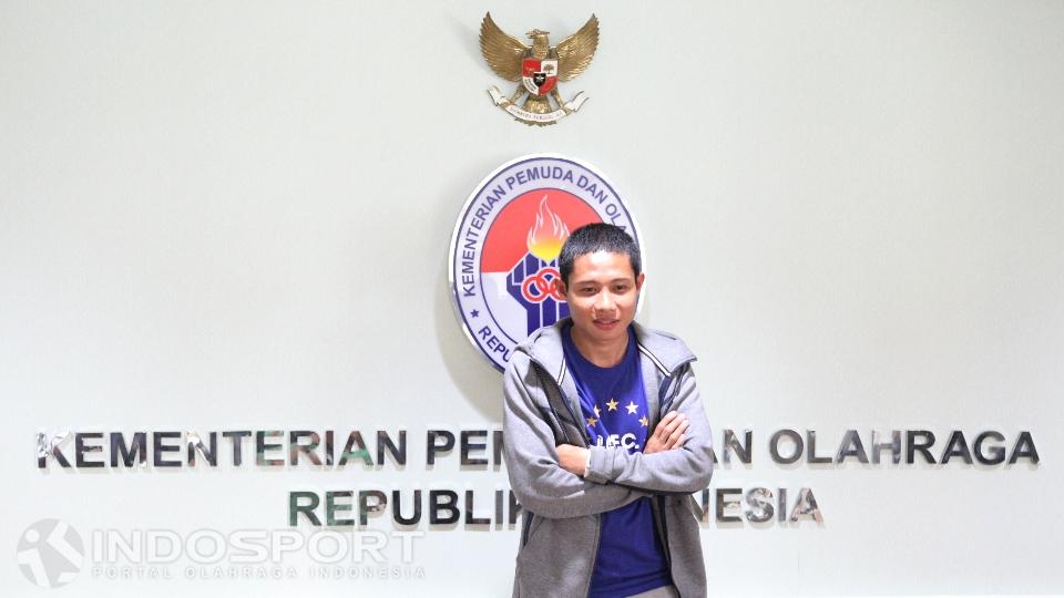 Evan Dimas mengaku banyak hal berbeda antara sepakbola Indonesia dengan Spanyol.