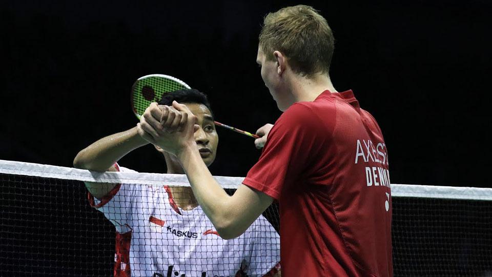 Tommy Sugiarto menyerah kalah dari Viktor Axelsen dengan skor 17-21 dan 18-21.