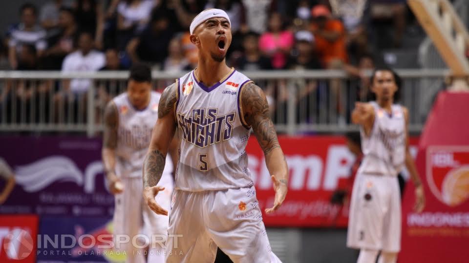Mario Wuysang, salah satu legenda basket Tanah Air.