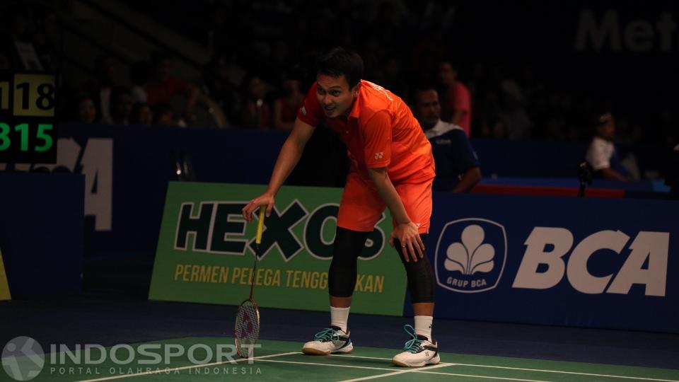 Aksi%20Mohammad%20Ahsan%20di%20ajang%20Indonesia%20Open%202016%20melawan%20tunggal%20China%2C%20Lin%20Dan.