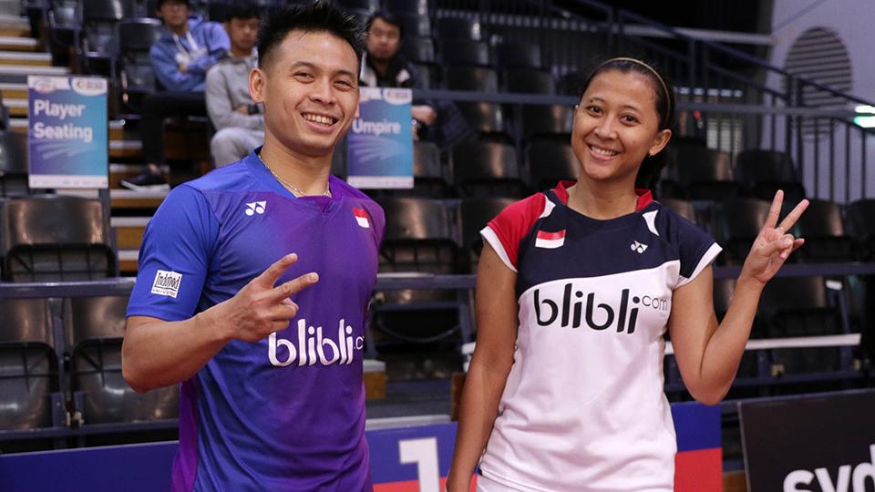 Pasangan ganda campuran Riky Widianto/Richi Puspita Dili disela-sela latihan. Pada Indonesia Open beberapa waktu lalu, pasangan ini melaju hingga perempat final.