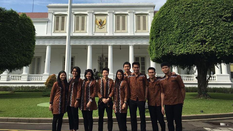 Kontingen Indonesia untuk Olimpiade 2016 saat berfoto bersama di Istana Negara. - INDOSPORT