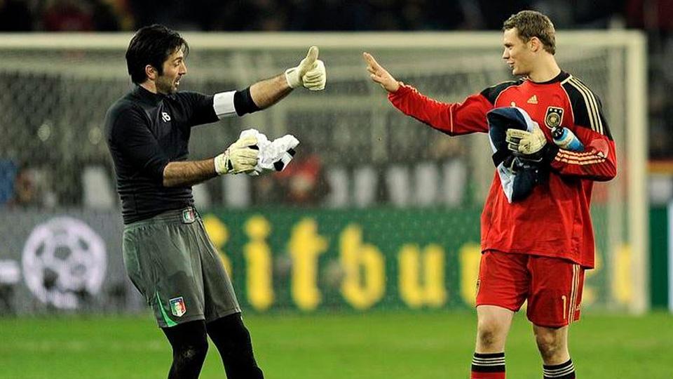 Gianluigi Buffon dan Manuel Neuer Copyright: Internet