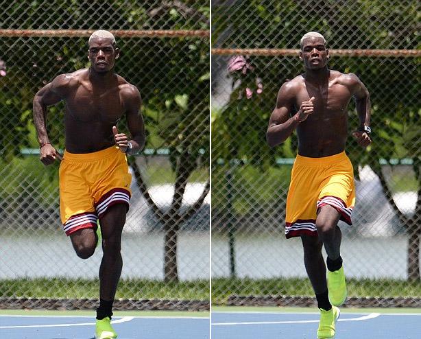 Paul Pogba sedang bermain basket Copyright: Internet