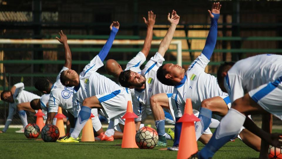 Skuat Persib Bandung saat menjalani latihan.
