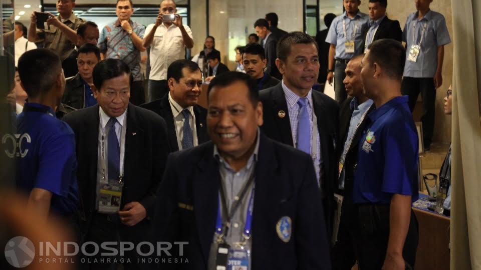 Plt%20Ketua%20Umum%20PSSI%20Hinca%20Pandjaitan%20%28kedua%20dari%20kanan%29%2C%20Mantan%20Ketum%20PSSI%20Nurdin%20Halid%20dan%20Ketua%20Dewan%20Kehormatan%20PSSI%20Agum%20Gumelar%20%28kiri%29%20memasuki%20tempat%20kongres%20berlangsung.