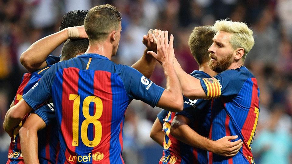 Para pemain Barcelona turut mengikuti selebrsai gol yang dicetak oleh Munir El Haddadi. Copyright: INTERNET