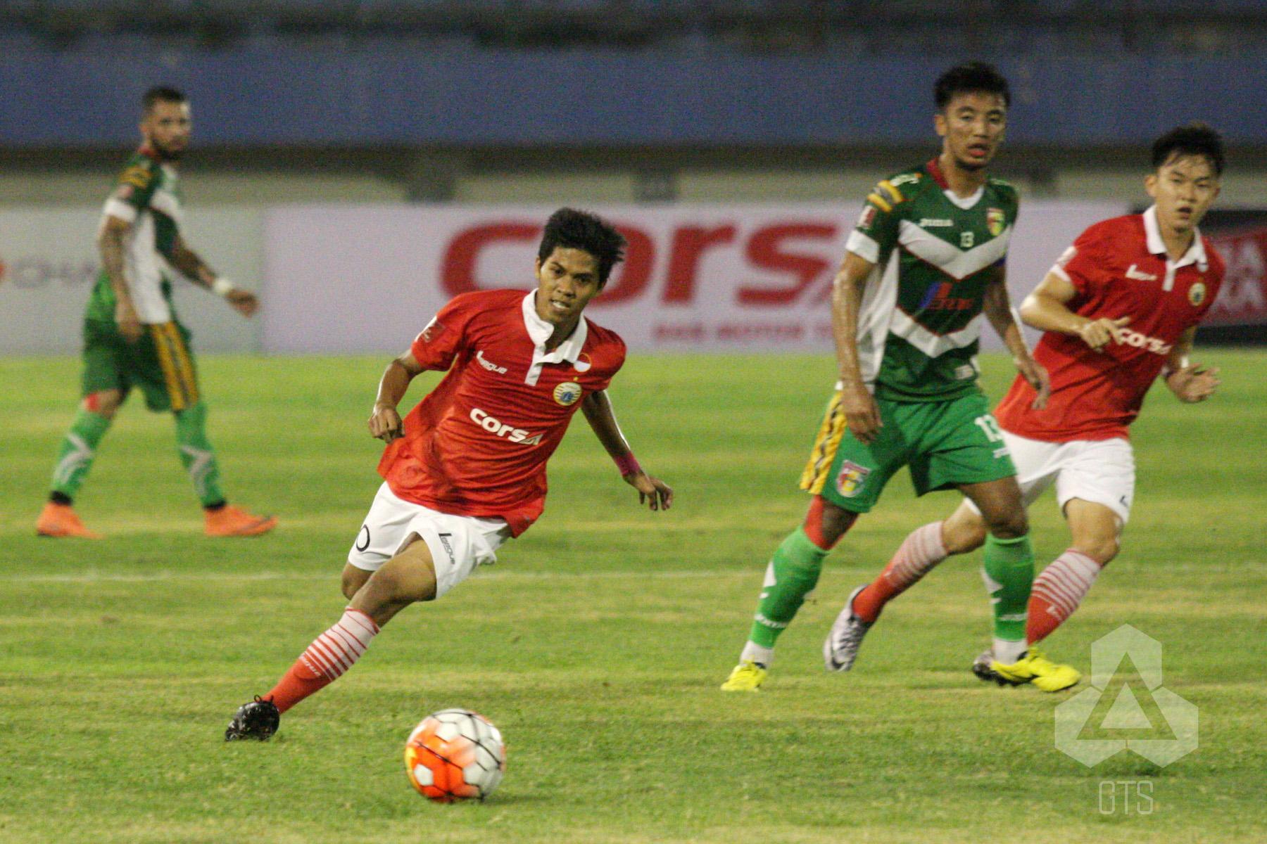 Persija%20Jakarta%20saat%20berhadapan%20dengan%20Mitra%20Kukar%20di%20ajang%20Torabika%20Soccer%20Championship%202016.