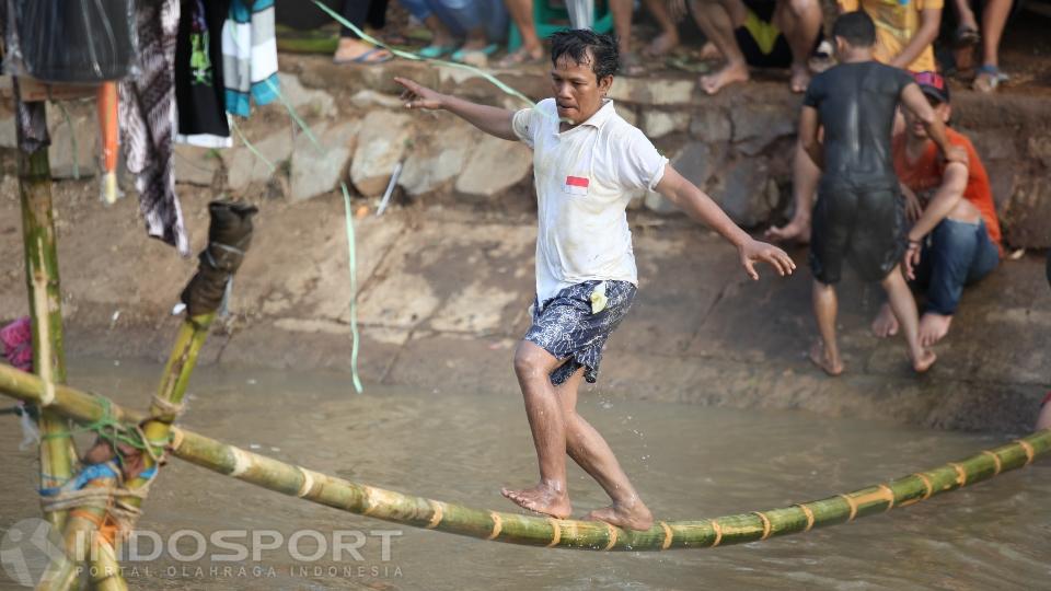 Sayang, untuk tahun ini agak berbeda karena adanya proyek tol Bekasi Cawang Kampung Melayu yang sedikit banyak mengganggu acara perlombaan.