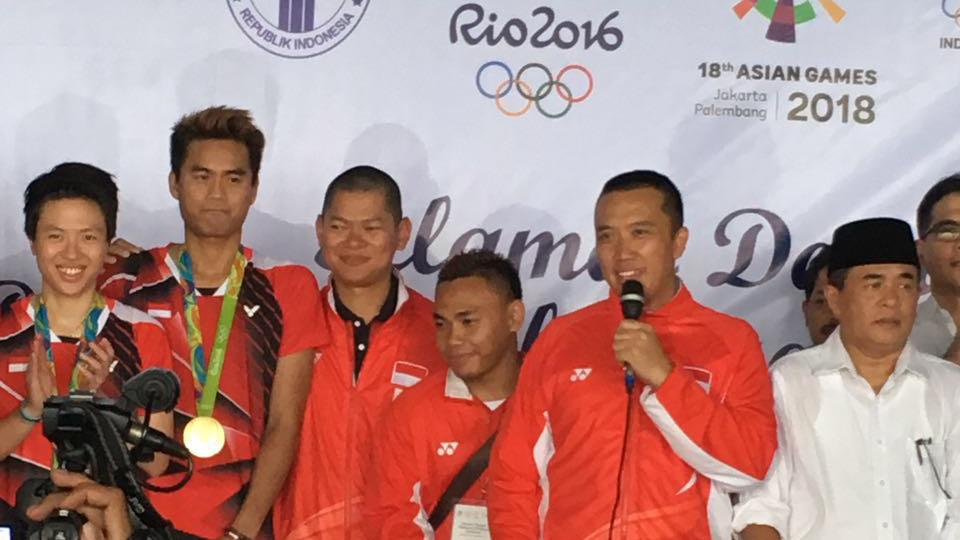 Menpora Imam Nahrawi memberikan kata sambutan kepada kontingen Indonesia di Olimpiade Rio 2016 saat tiba di Tanah Air.