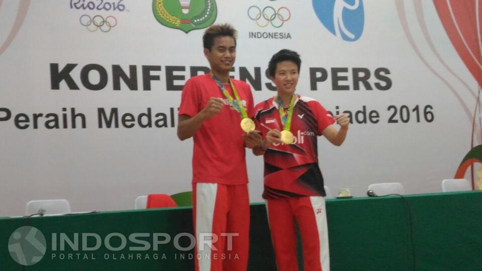 Tontowi%20Ahmad%2FLiliyana%20Natsir.