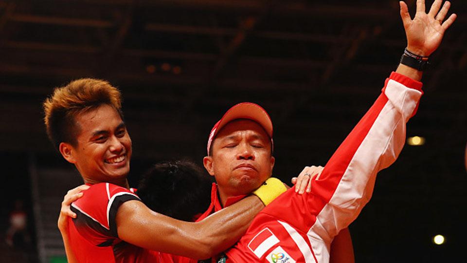 Tontowi Ahmad bersama Richard Maniaky. Copyright: INTERNET