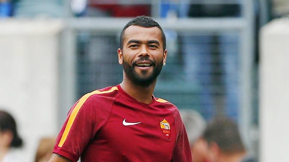 Pesepakbola kelahiran Inggris, Ashley Cole saat membela AS Roma sebelum bermain untuk LA Galaxy. Copyright: INTERNET