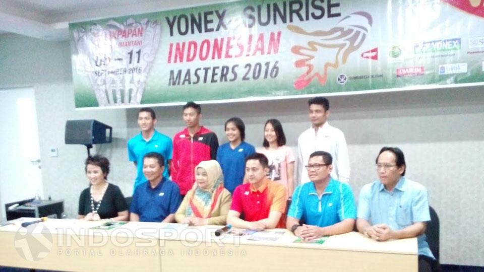 Panitia Pelaksana, PB PBSI, dan Pemerintah Kota Balikpapan saat menggelar konferensi pers terkait penyelenggaraan  Yonex-Sunrise Indonesian Masters 2016. - INDOSPORT