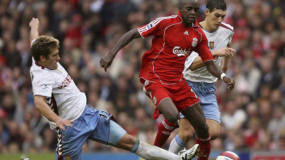 Mohamed Sissoko saat bermain untuk Liverpool pada tahun 2005–2008. Copyright: INTERNET