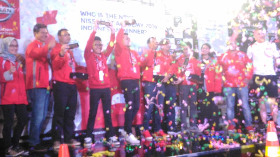 Para pemenang Nissan GT Academy. - INDOSPORT