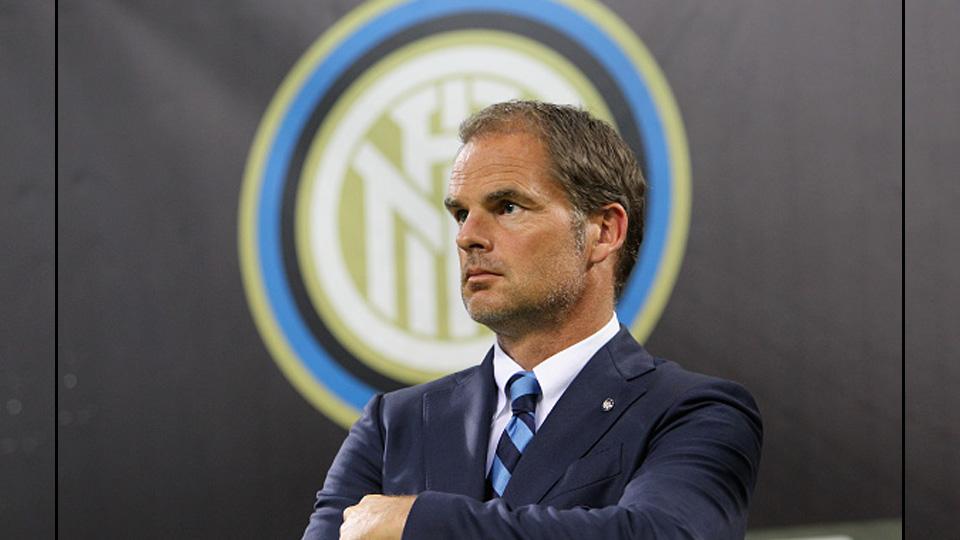 Pelatih Inter Milan, Frank de Boer terancam dipecat andai gagal berikan kemenangan saat melawan Juventus. Copyright: Internet
