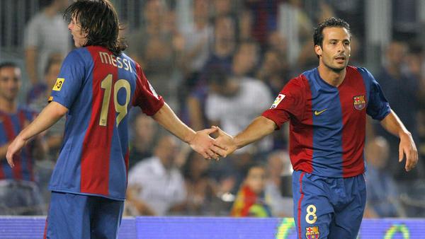 Ludovic Giuly (kanan) dan Lionel Messi saat bermain bersama untuk Barcelona. Copyright: Internet