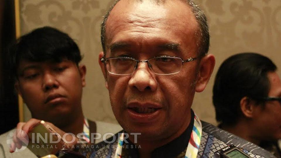 Sesmenpora, Gatot S. Dewa Broto.