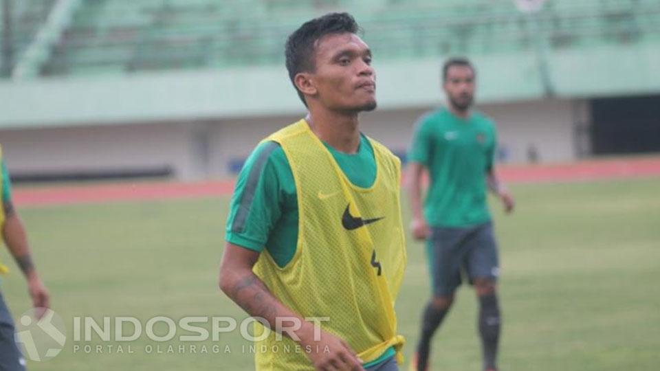 Pemain Timnas Indonesia, Ferdinand Sinaga, saat mengikuti latihan. Copyright: Benny Rahardjo/INDOSPORT