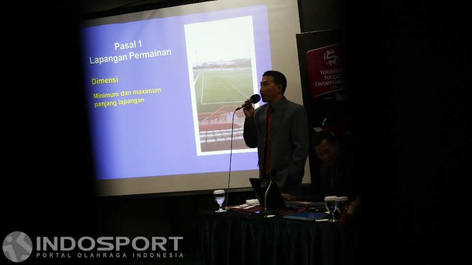 Anggota Komite Wasit, Setiyono membeberkan peraturan baru untuk putaran kedua TSC. - INDOSPORT