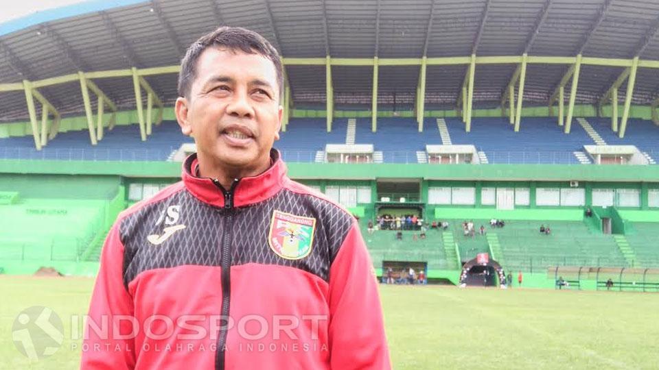 Pelatih%20Mitra%20Kukar%2C%20Jafri%20Sastra%20menyebut%20timnya%20akan%20melakukan%20seleksi%20kepada%20satu%20pemain%20asing.