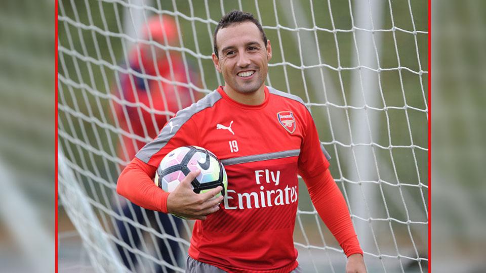 Santi Cazorla, belum mendapat kontrak baru dari Arsenal. Copyright: INTERNET