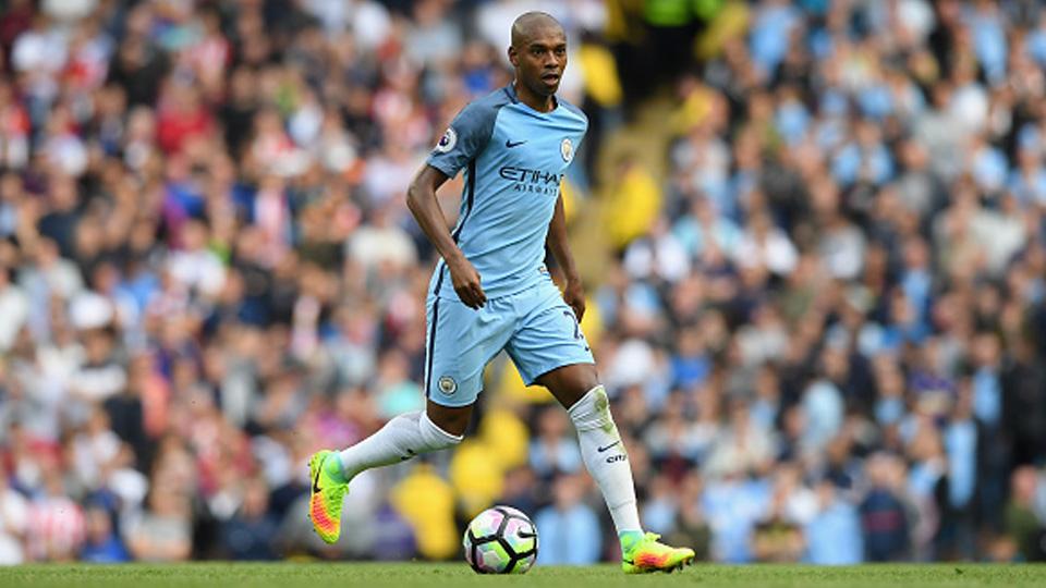 Fernandinho, gelandang yang disukai oleh Pep Guardiola. Copyright: INTERNET