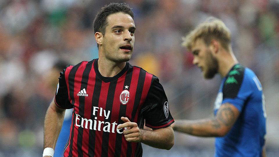 Selebrasi Giacomo Bonaventura dari AC Milan saat menjebol gol ke gawang Sassuolo. Copyright: Internet