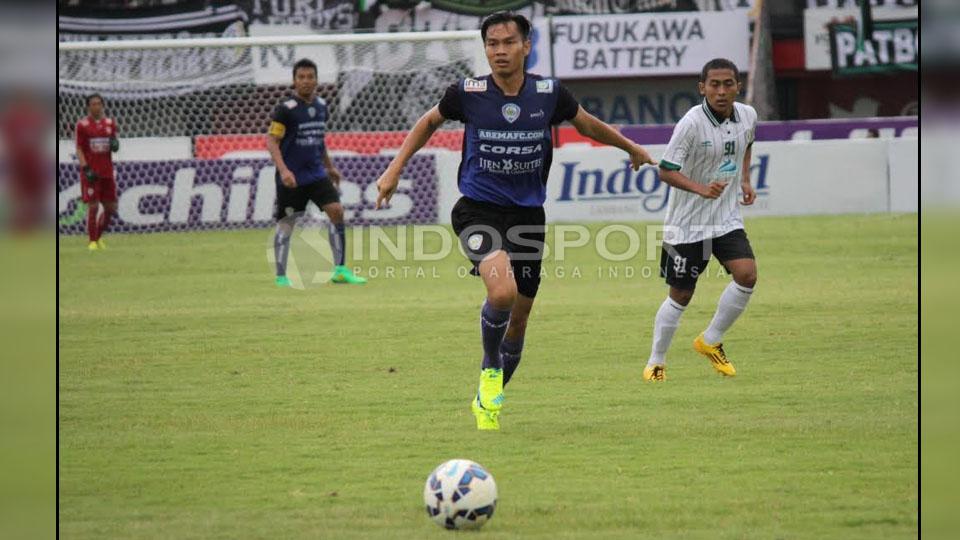 Juan Revi Auriqto, gelandang Arema Cronus. Copyright: Internet