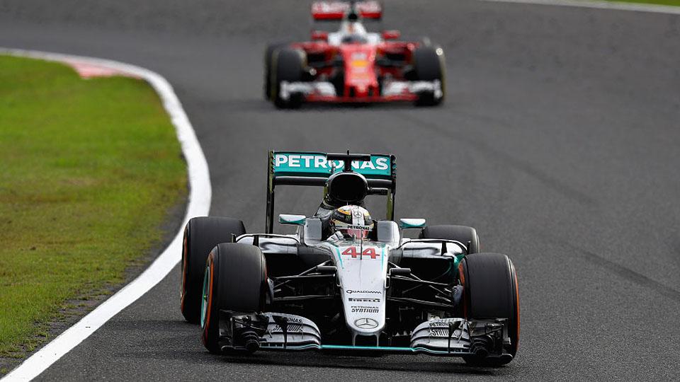 Lewis Hamilton dalam lintasan balap Copyright: INTERNET