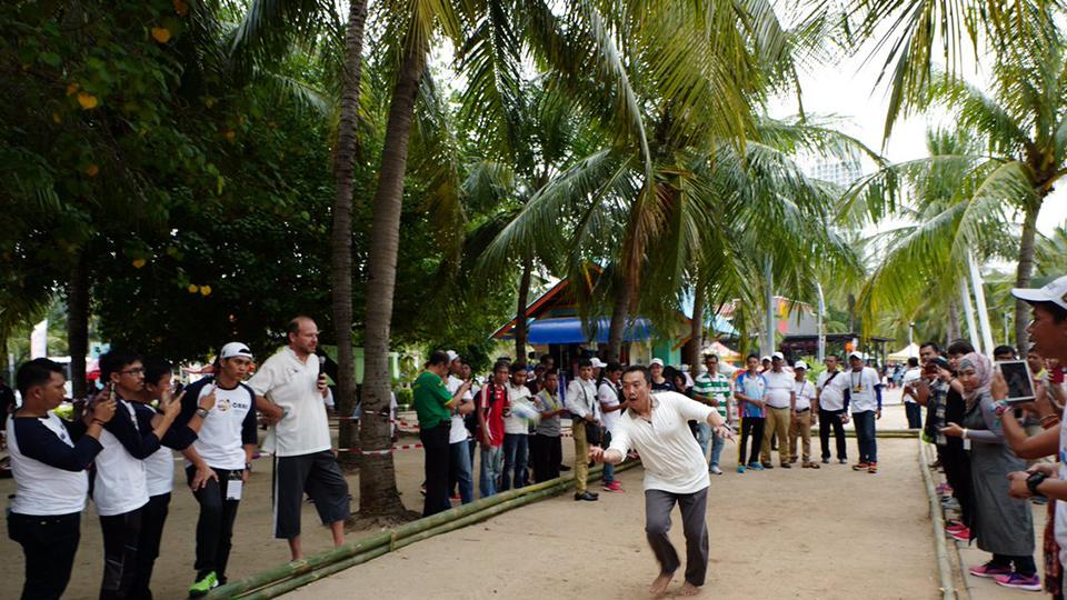 Aksi%20Menpora%20Imam%20Nahrawi%20memainkan%20olahraga%20bocce%20di%20event%20Tafisa%202016.