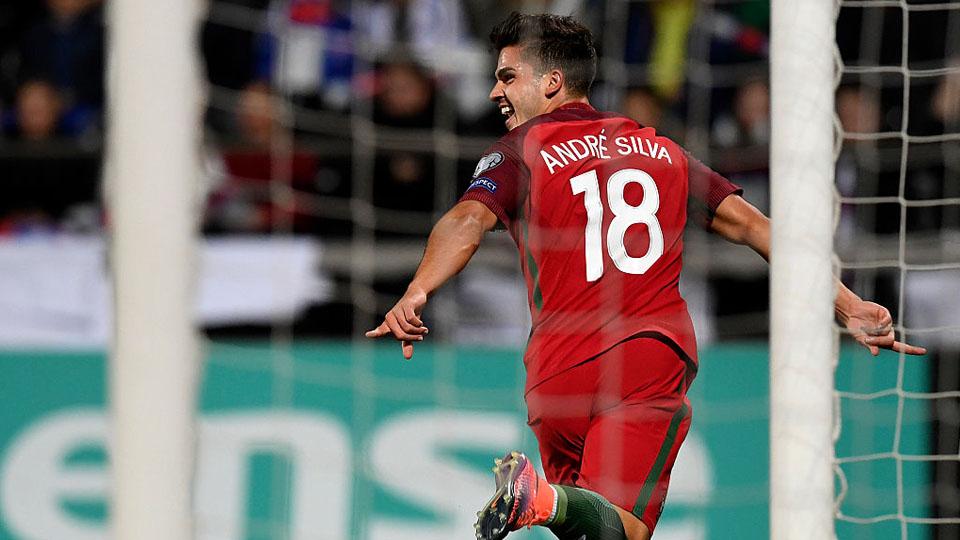 Andre Silva berlari untuk melakukan selebrasi usai mencetak gol pembuka Copyright: INTERNET