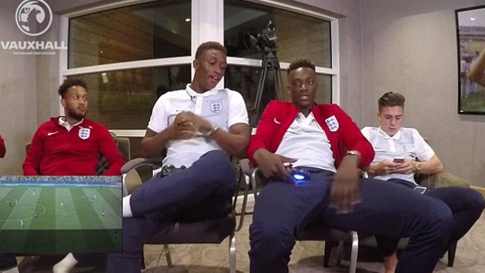 Tammy Abraham dan Demarai Gray Copyright: Internet