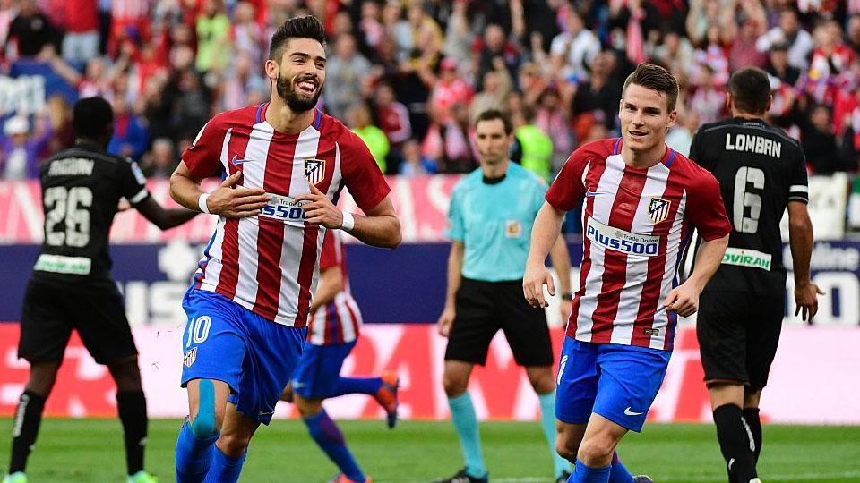 Yannick Ferreira Carrasco (kiri) merayakan golnya yang kedua untuk Atletico Madrid. Copyright: INTERNET