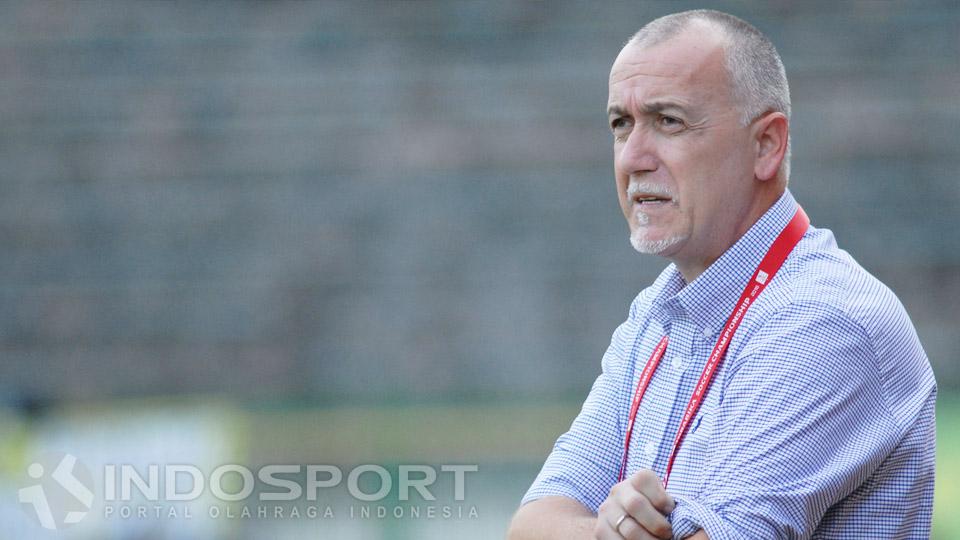 Pelatih Pusamania Borneo FC (PBFC) Dragan Djukanovic terus kritisi kinerja wasit di TSC 2016. Copyright: Fajar Kristanto/INDOSPORT
