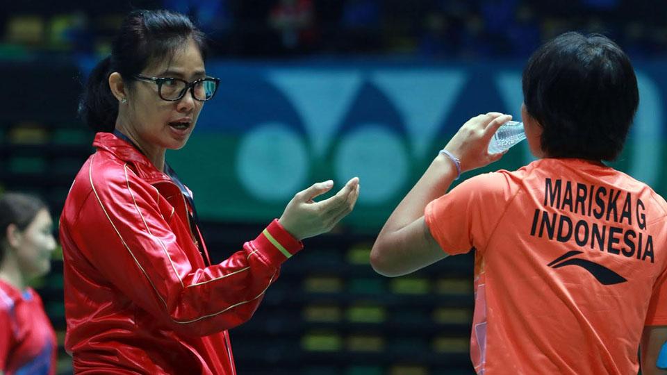 Legenda bulutangkis putri Indonesia, Sarwendah Kusumardhani (kiri).