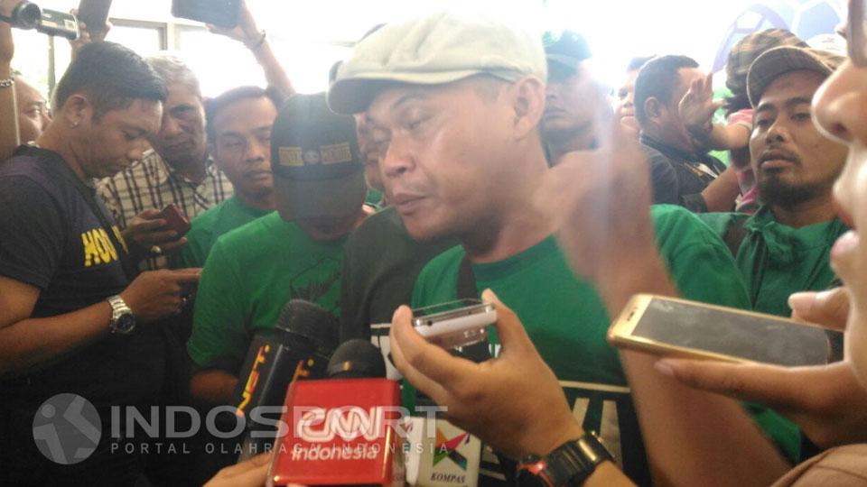 Ketua Bonek, Andie Peci di Kongres PSSI 2016 Jakarta.